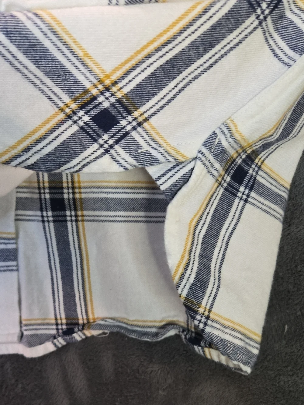 Men's Levi's Strauss & Co  White and Navy Plaid Button-Down Shirt Sz S